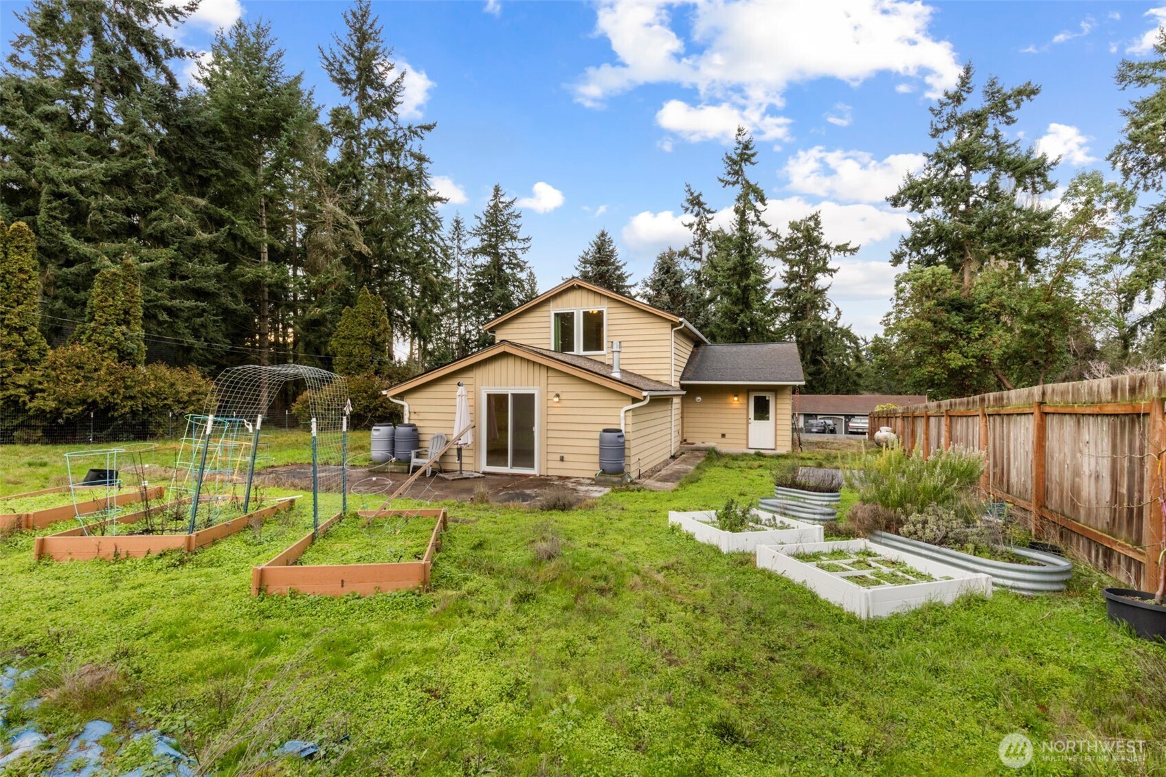 101 D Street , Port Hadlock, WA 98339