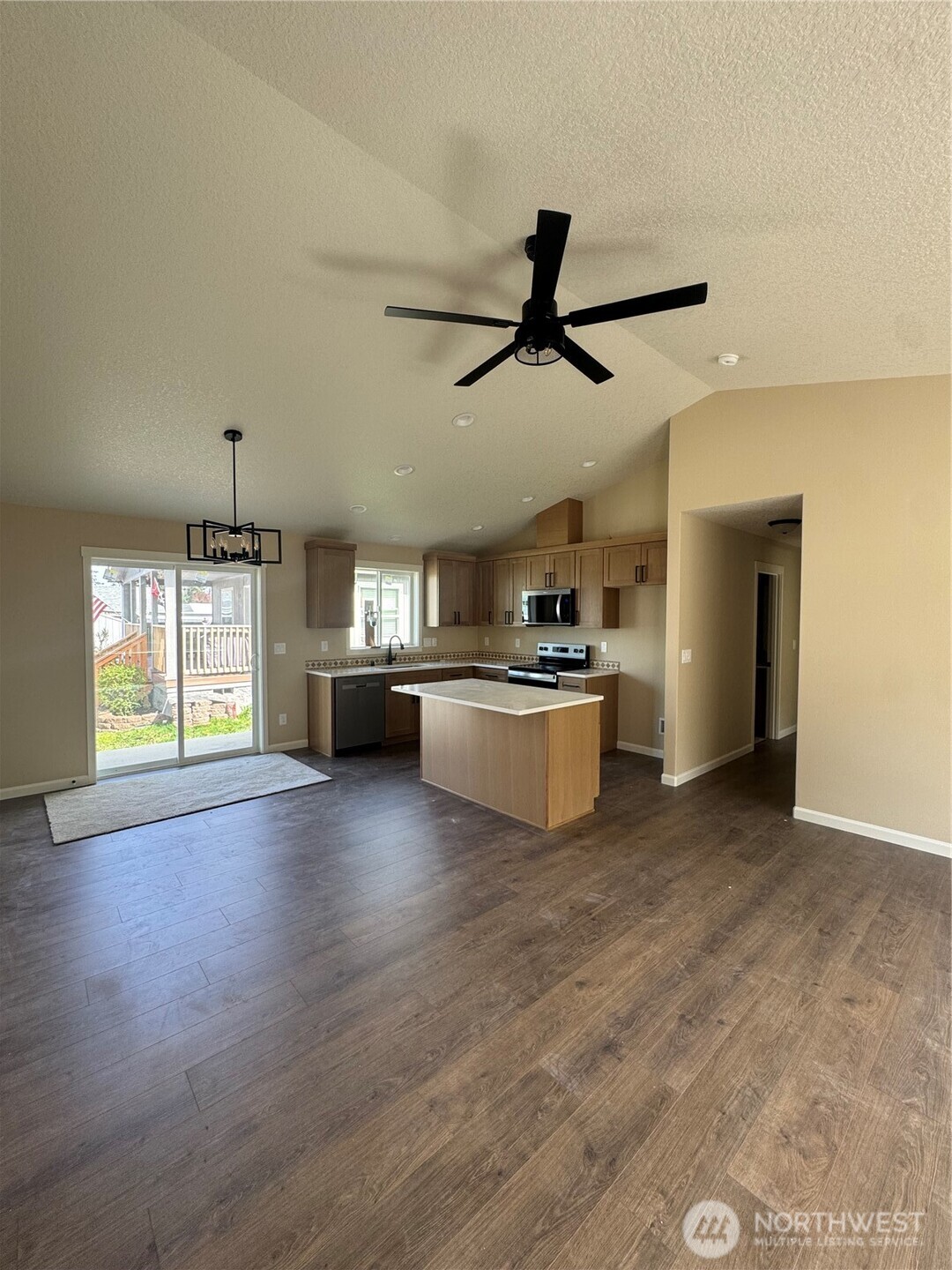 206 Douglas Street , Longview, WA 98632