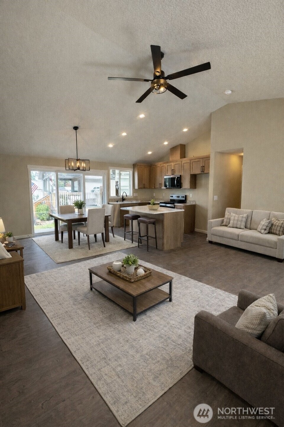 206 Douglas Street , Longview, WA 98632