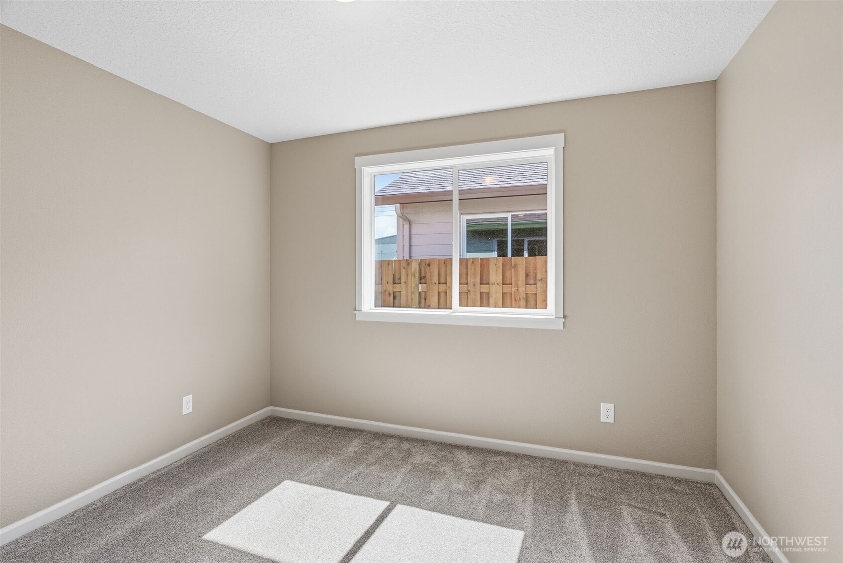 206 Douglas Street , Longview, WA 98632