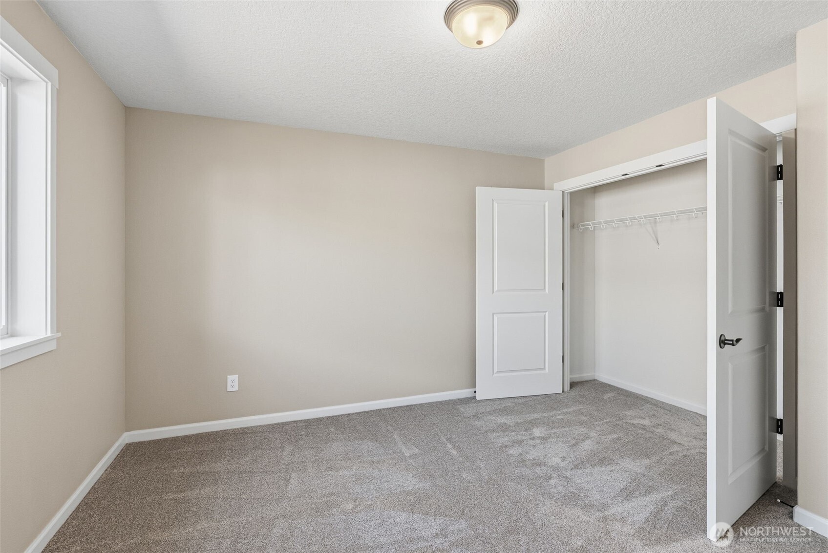 206 Douglas Street , Longview, WA 98632