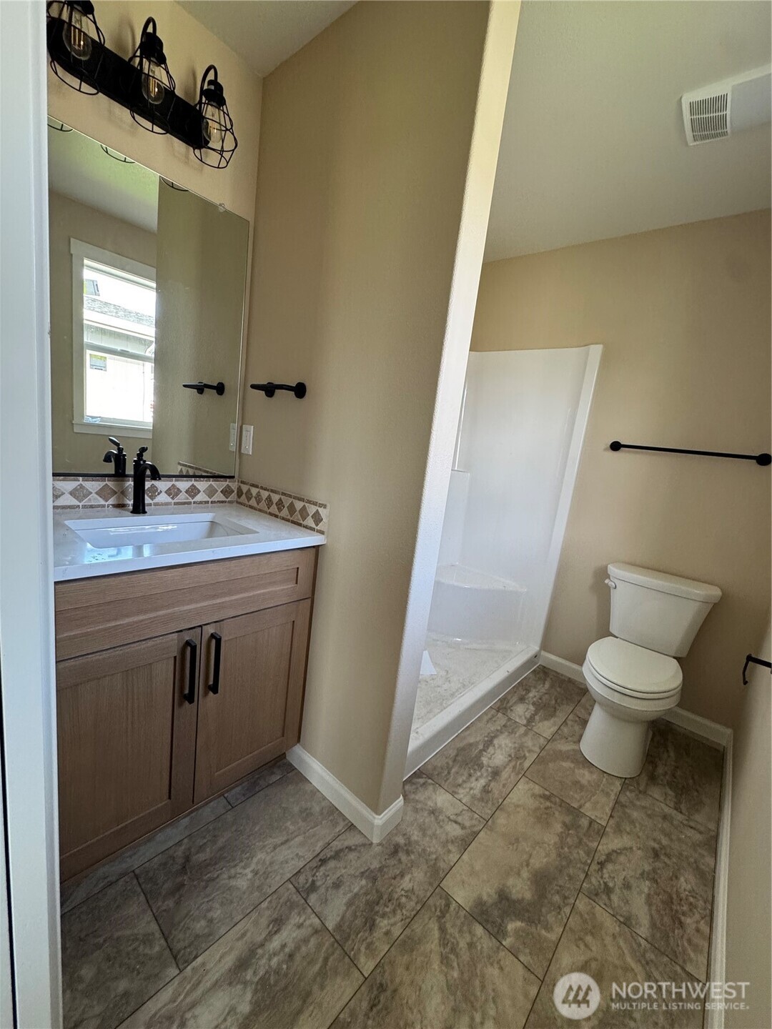 206 Douglas Street , Longview, WA 98632