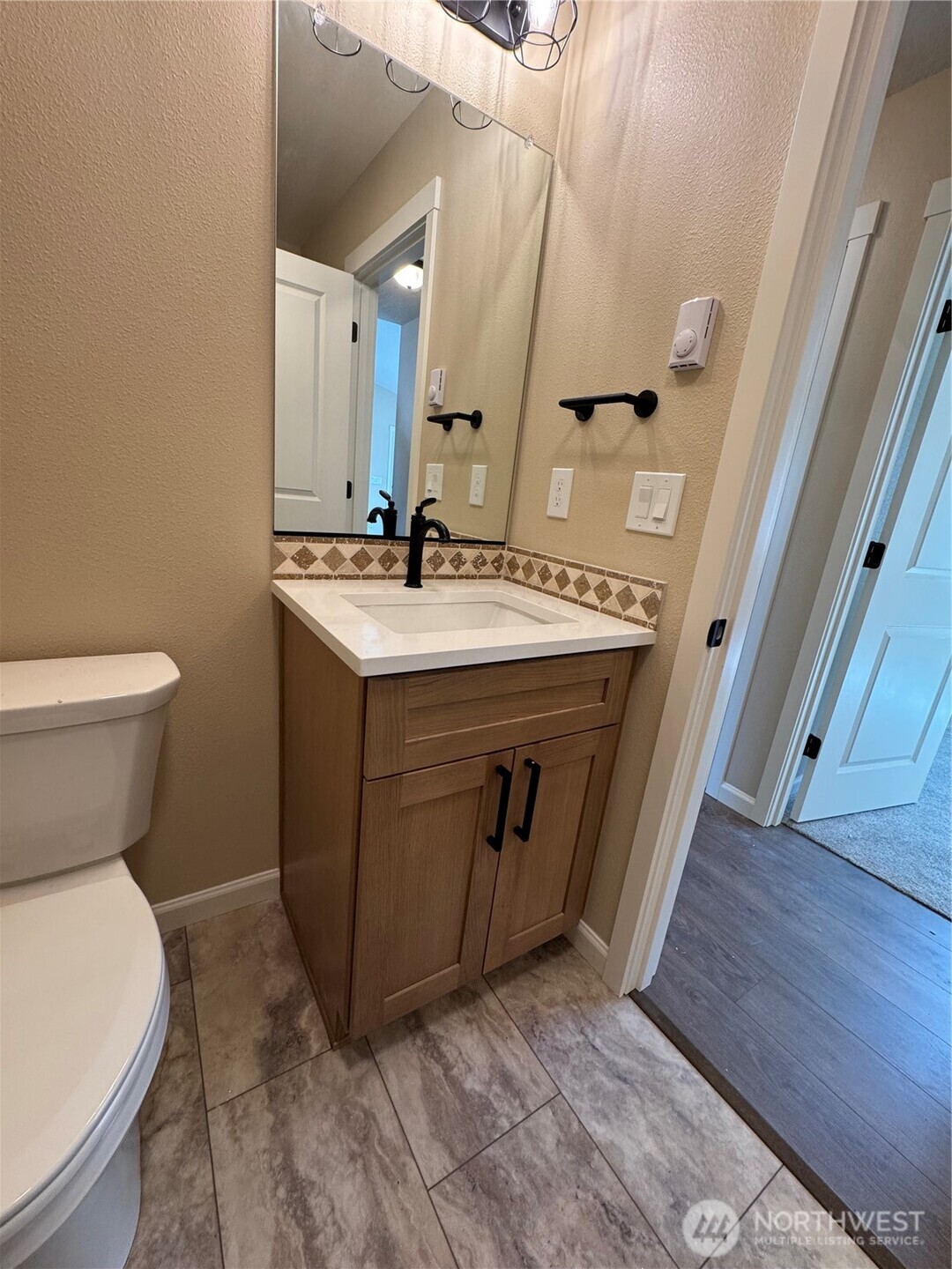 206 Douglas Street , Longview, WA 98632