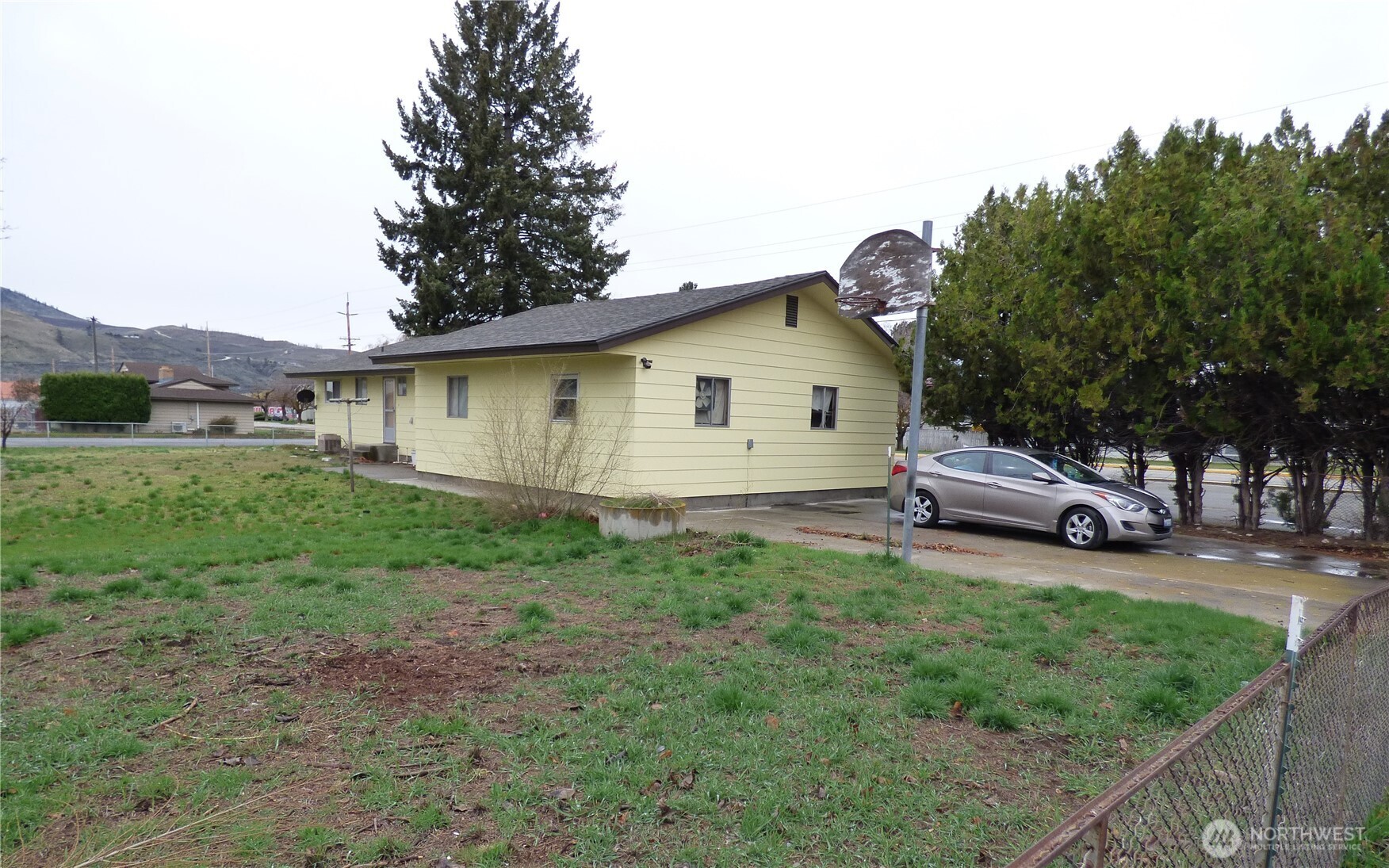 212 7th Street S, Brewster, WA 98812