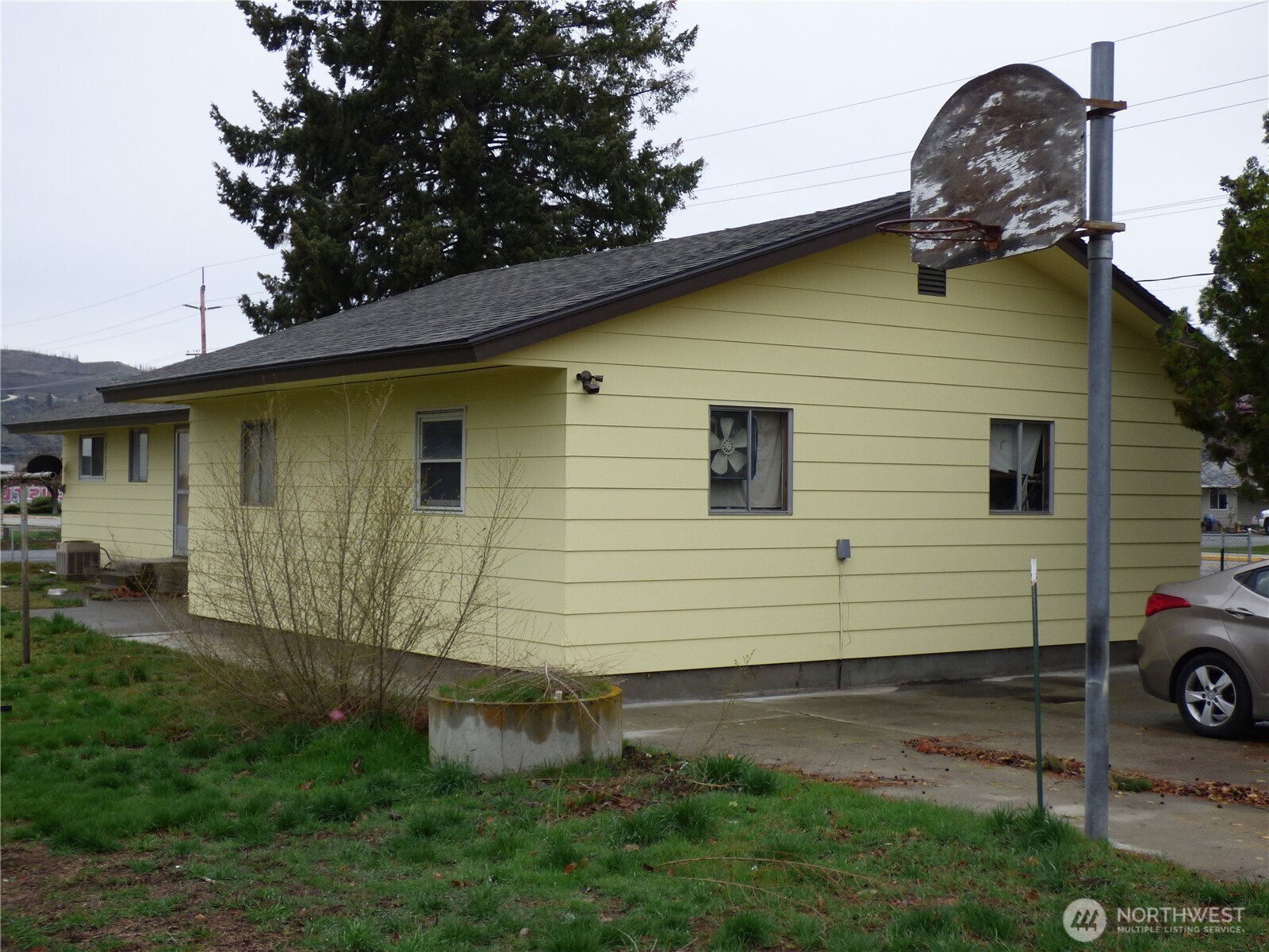 212 7th Street S, Brewster, WA 98812