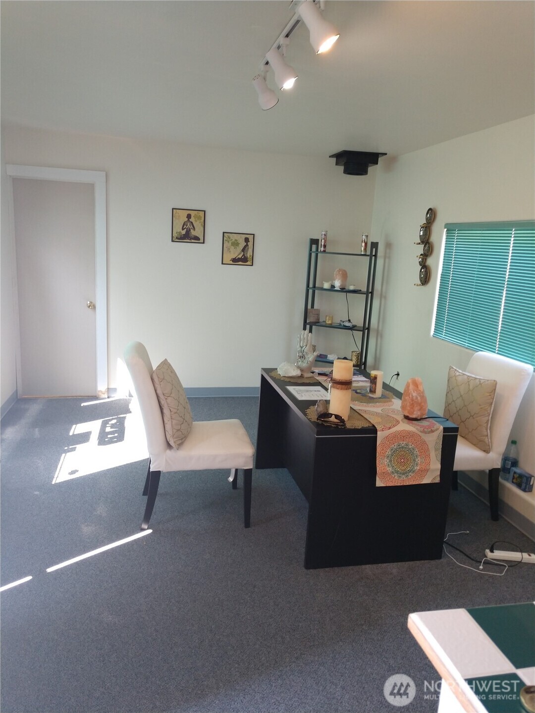 9176 State Route 525 , Clinton, WA 98236