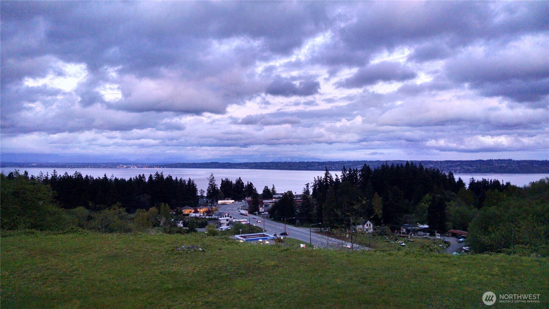 9176 State Route 525 , Clinton, WA 98236