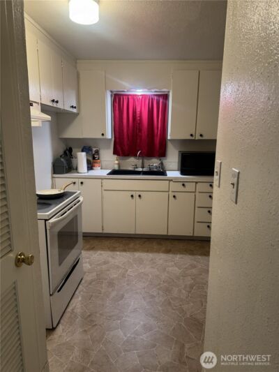 4503 E E Street , Tacoma, WA 98404 - Photo 11