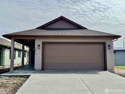 204 Douglas Street , Longview, WA 98632