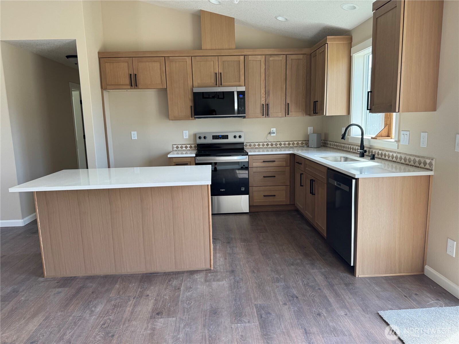 204 Douglas Street , Longview, WA 98632