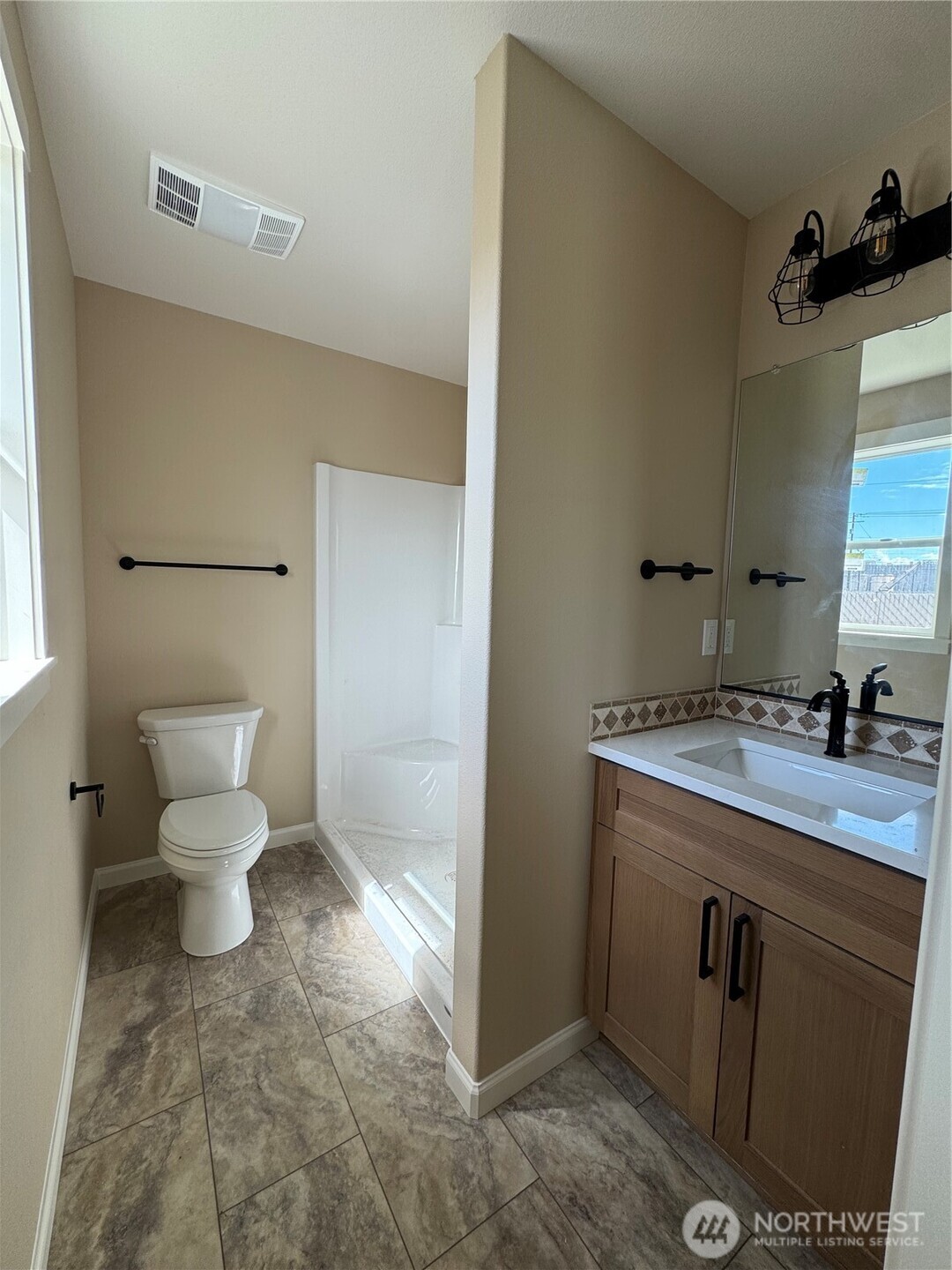 204 Douglas Street , Longview, WA 98632