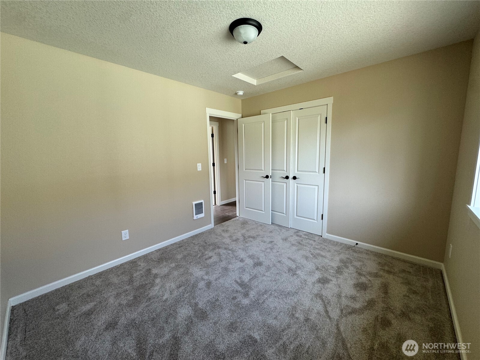 204 Douglas Street , Longview, WA 98632