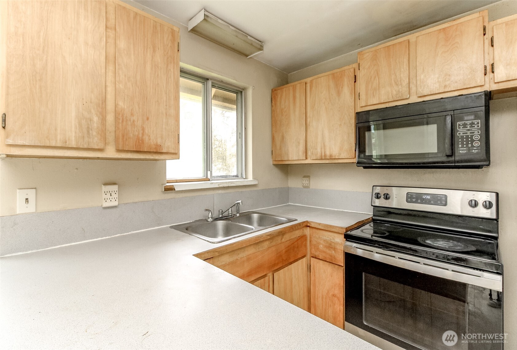 8317 S Sheridan Avenue , Tacoma, WA 98408