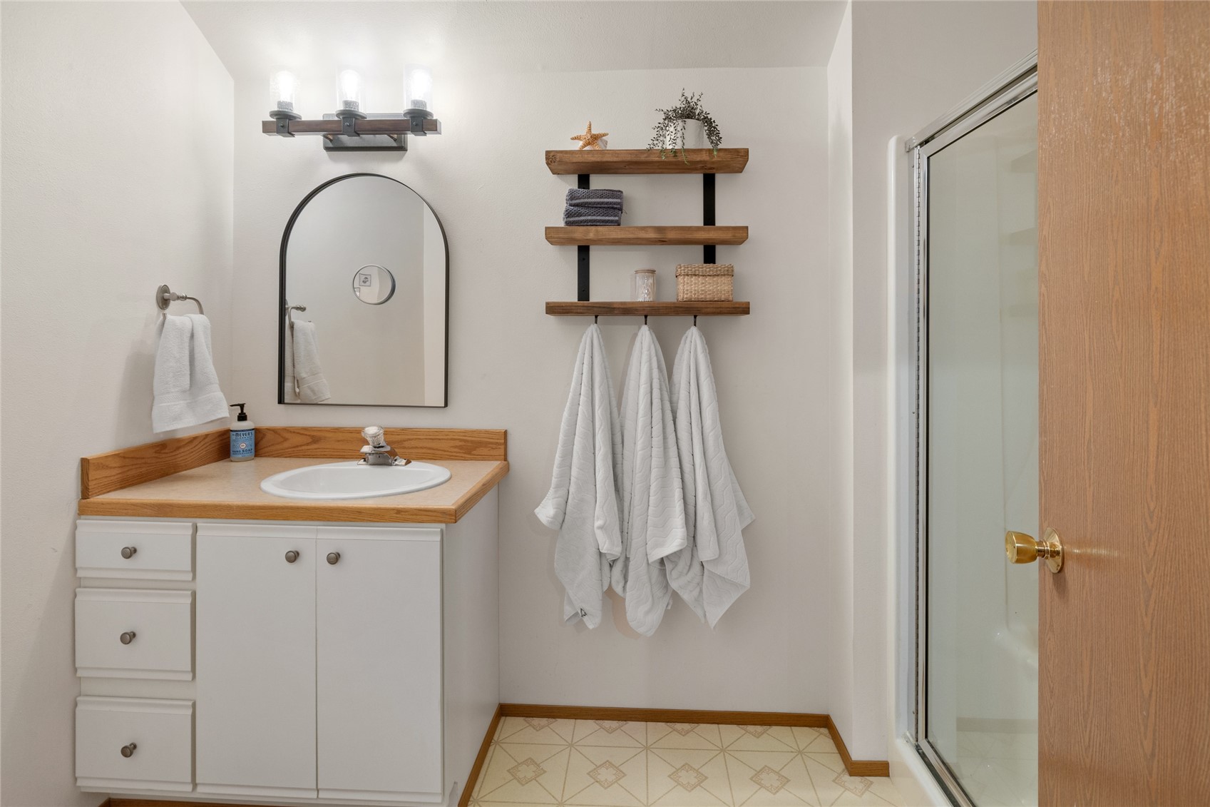 4010 Teanaway Middle Fork Road , Cle Elum, WA 98922-9256