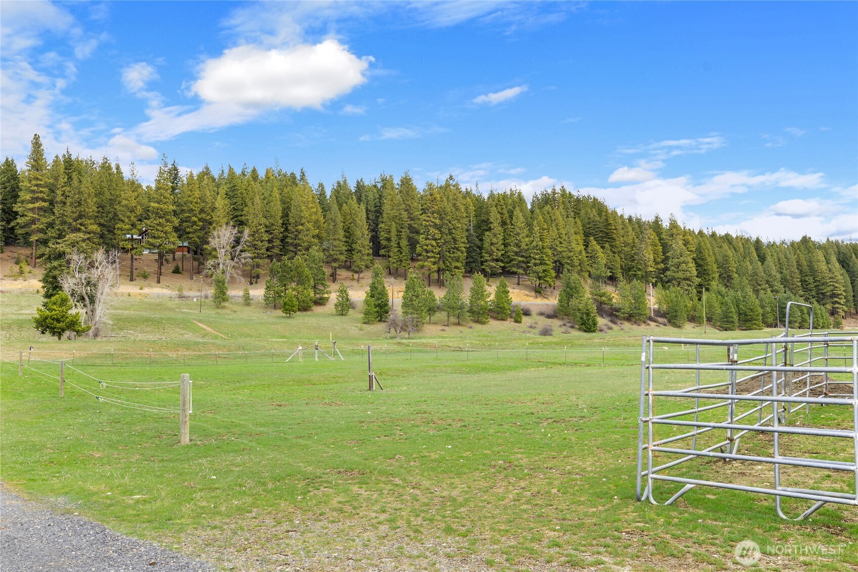 4010 Teanaway Middle Fork Road , Cle Elum, WA 98922-9256