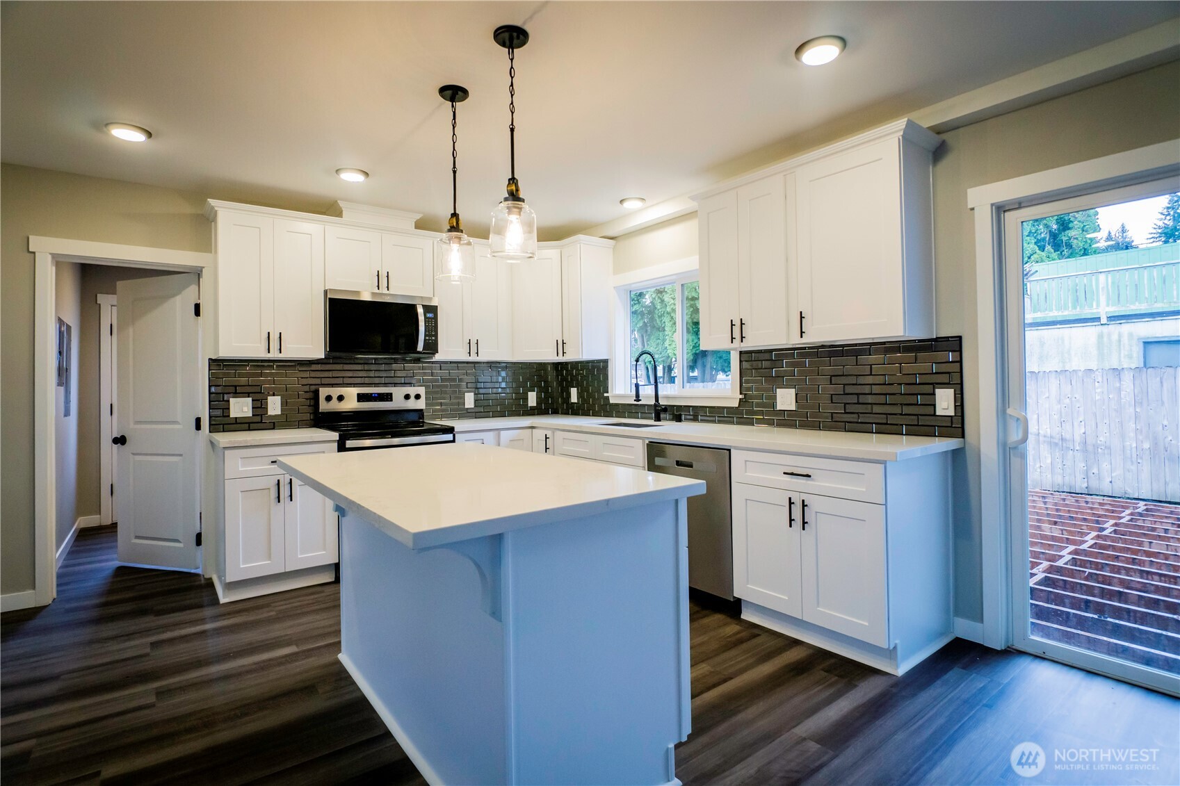 926 TULLIS Street NE, Olympia, WA 98506