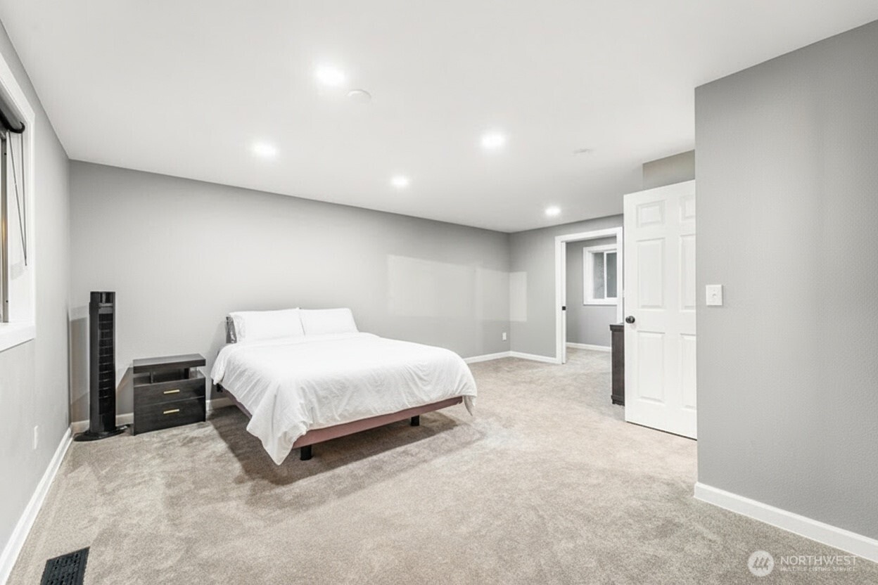 516 189th Street Ct E, Spanaway, WA 98387