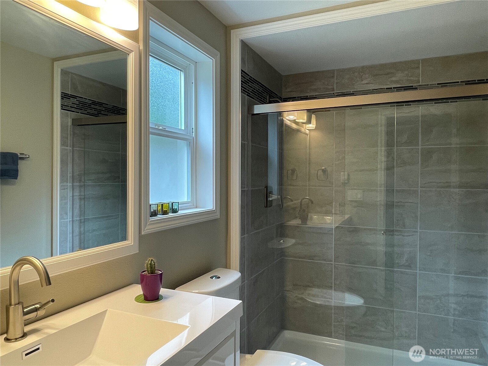 1988 Cascade View Drive , Camano Island, WA 98282