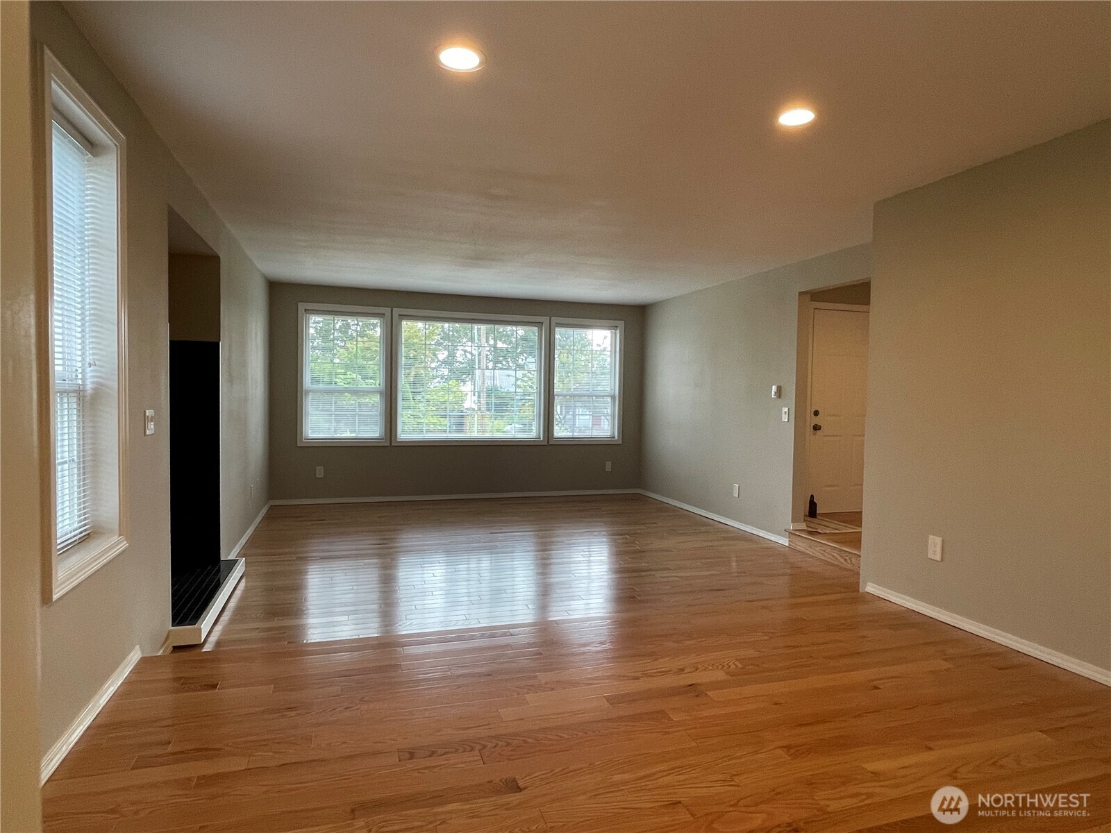 1988 Cascade View Drive , Camano Island, WA 98282