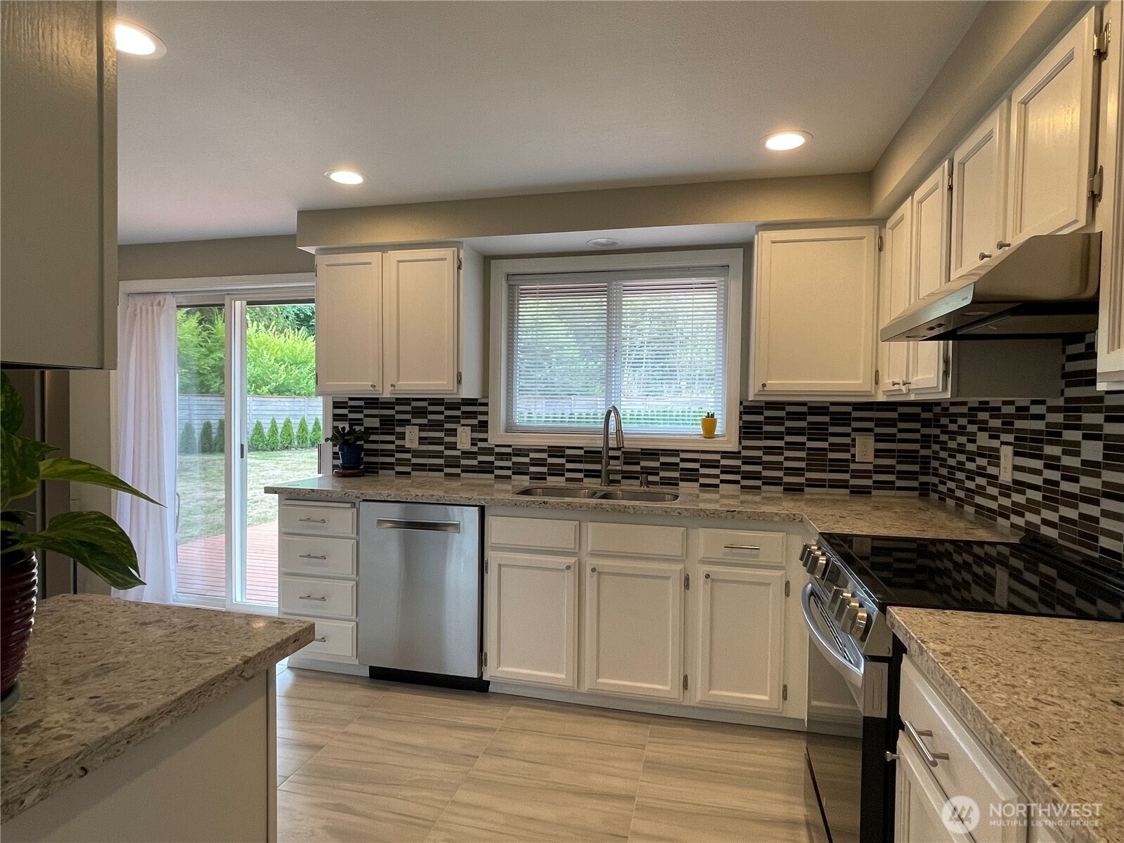 1988 Cascade View Drive , Camano Island, WA 98282