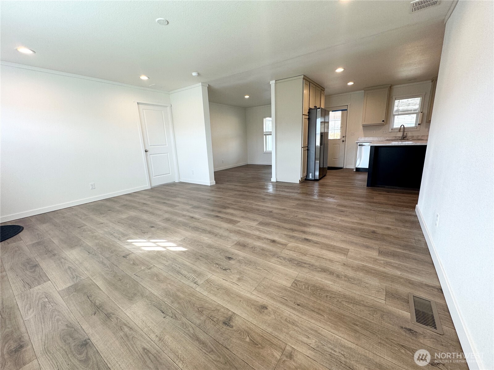 412 SW Thunderbird Way , Mattawa, WA 99349