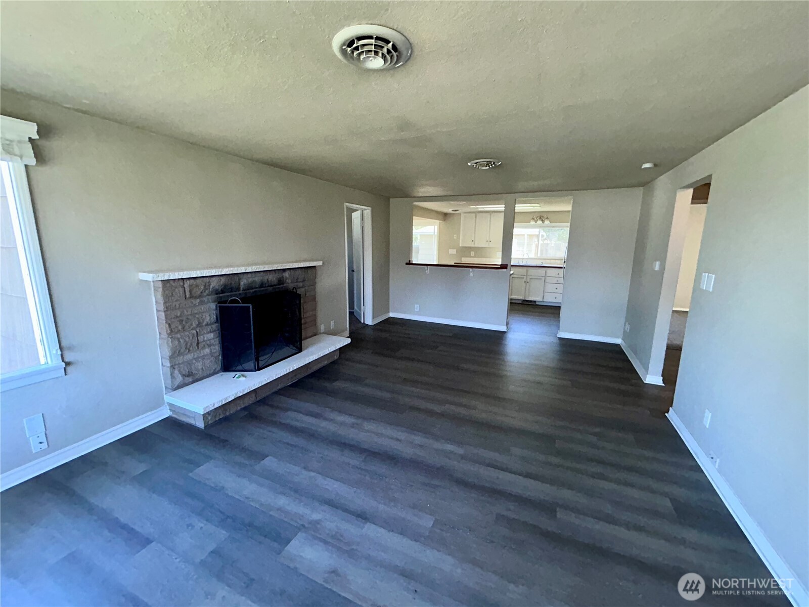 2735 Locust Avenue W, University Place, WA 98466
