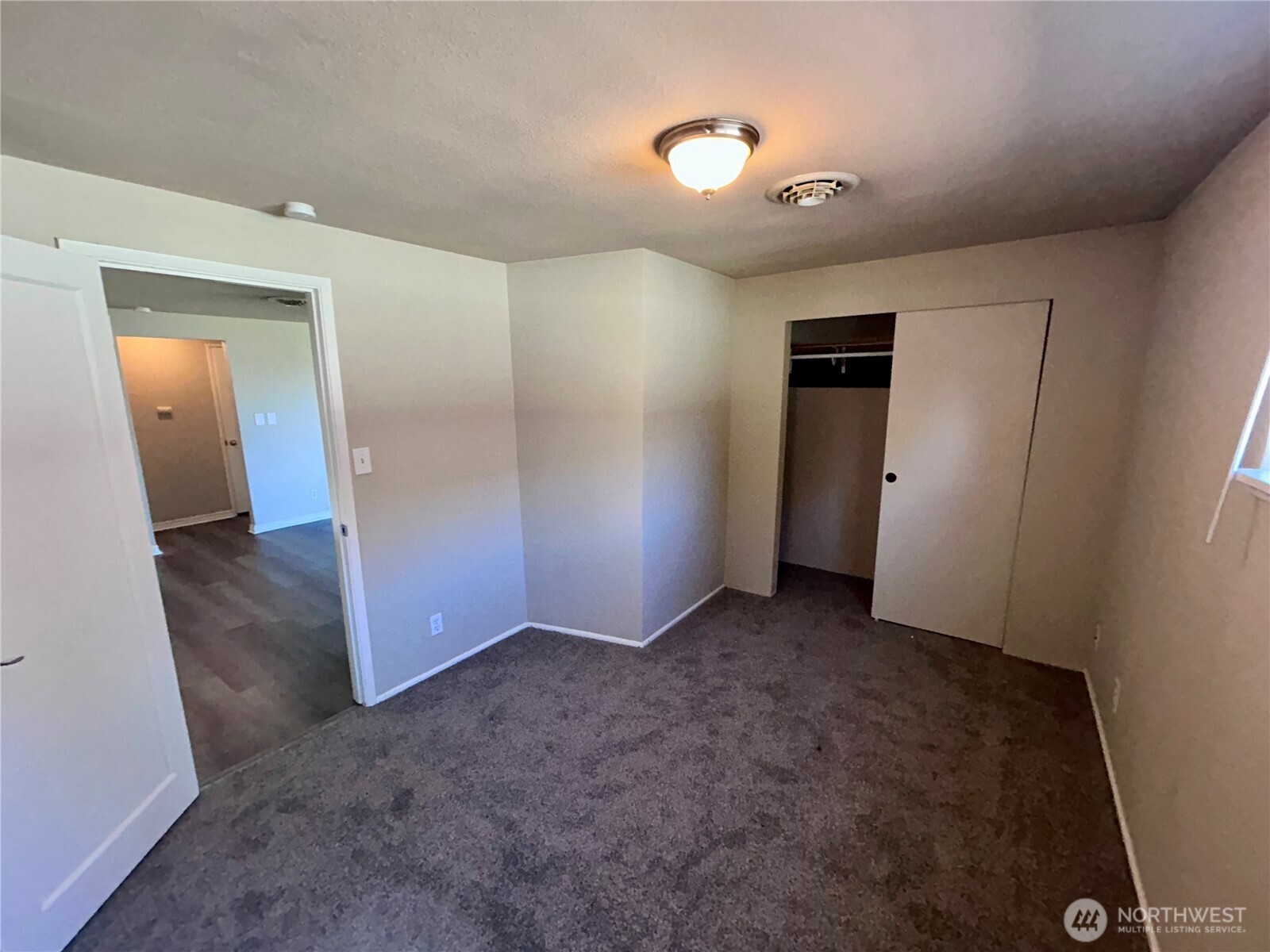 2735 Locust Avenue W, University Place, WA 98466
