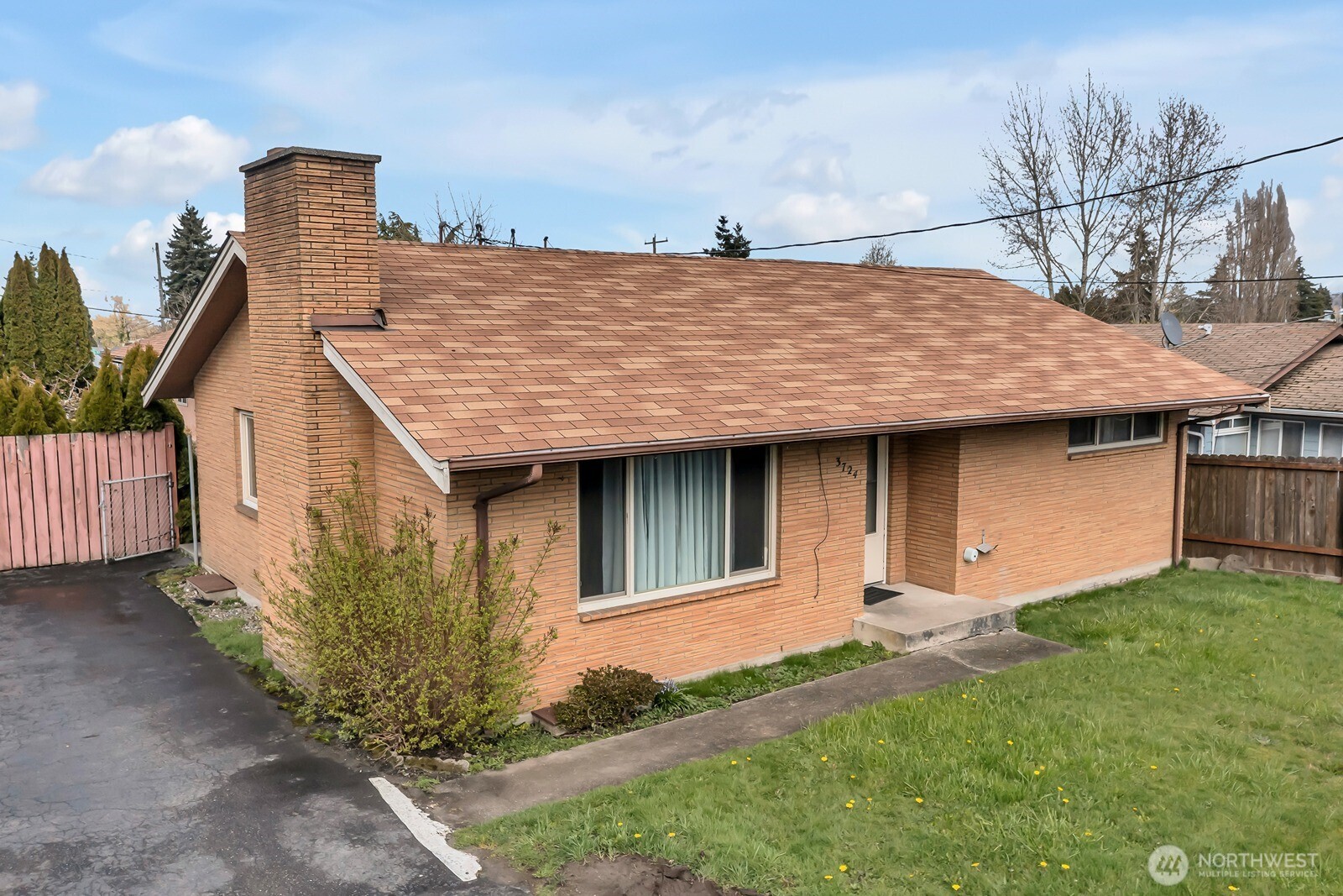 3724 S 141st Street , Tukwila, WA 98168-4074