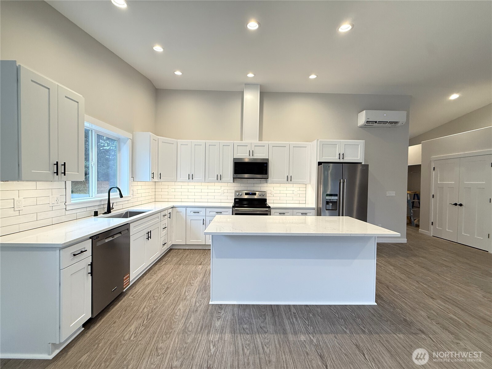 420 Cygnus Avenue SW, Ocean Shores, WA 98569