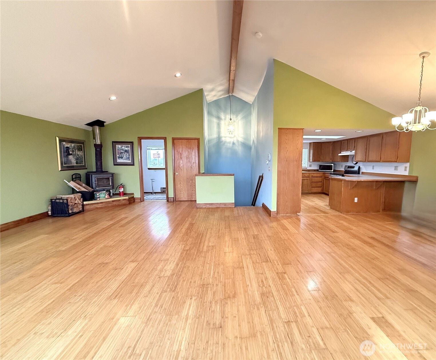 1083 Ocean Shores Boulevard SW, Ocean Shores, WA 98569