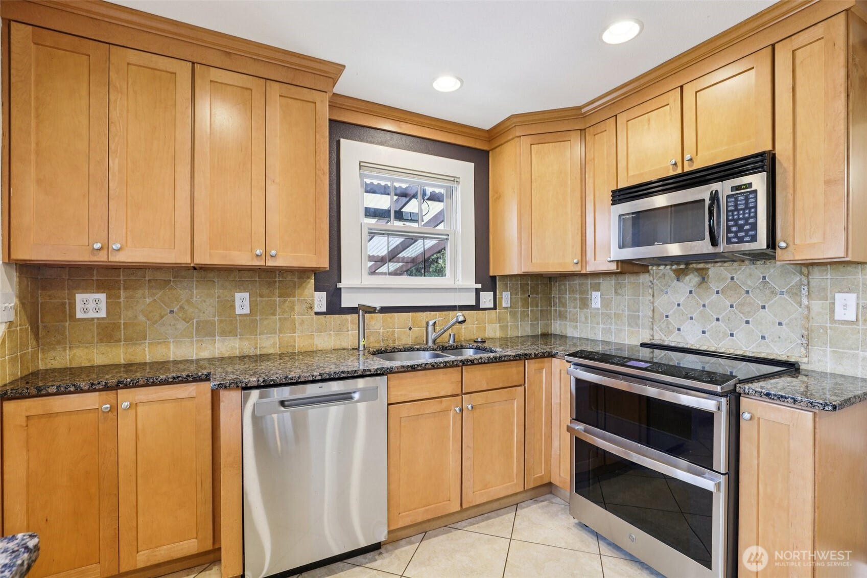 3315 G Street , Vancouver, WA 98663