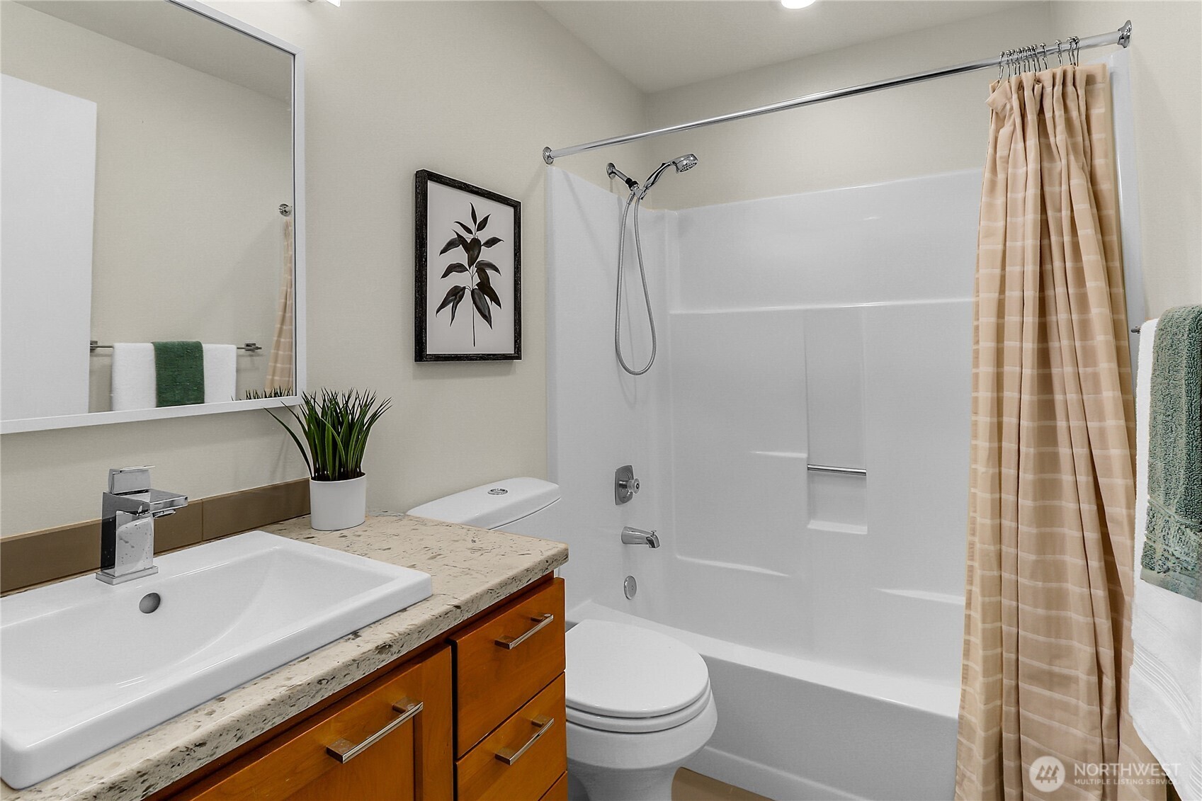 1550 NW 195th Street #106, Shoreline, WA 98177