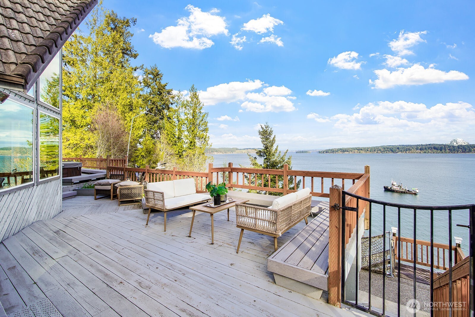 6819 Cliff Avenue SW, Longbranch, WA 98351