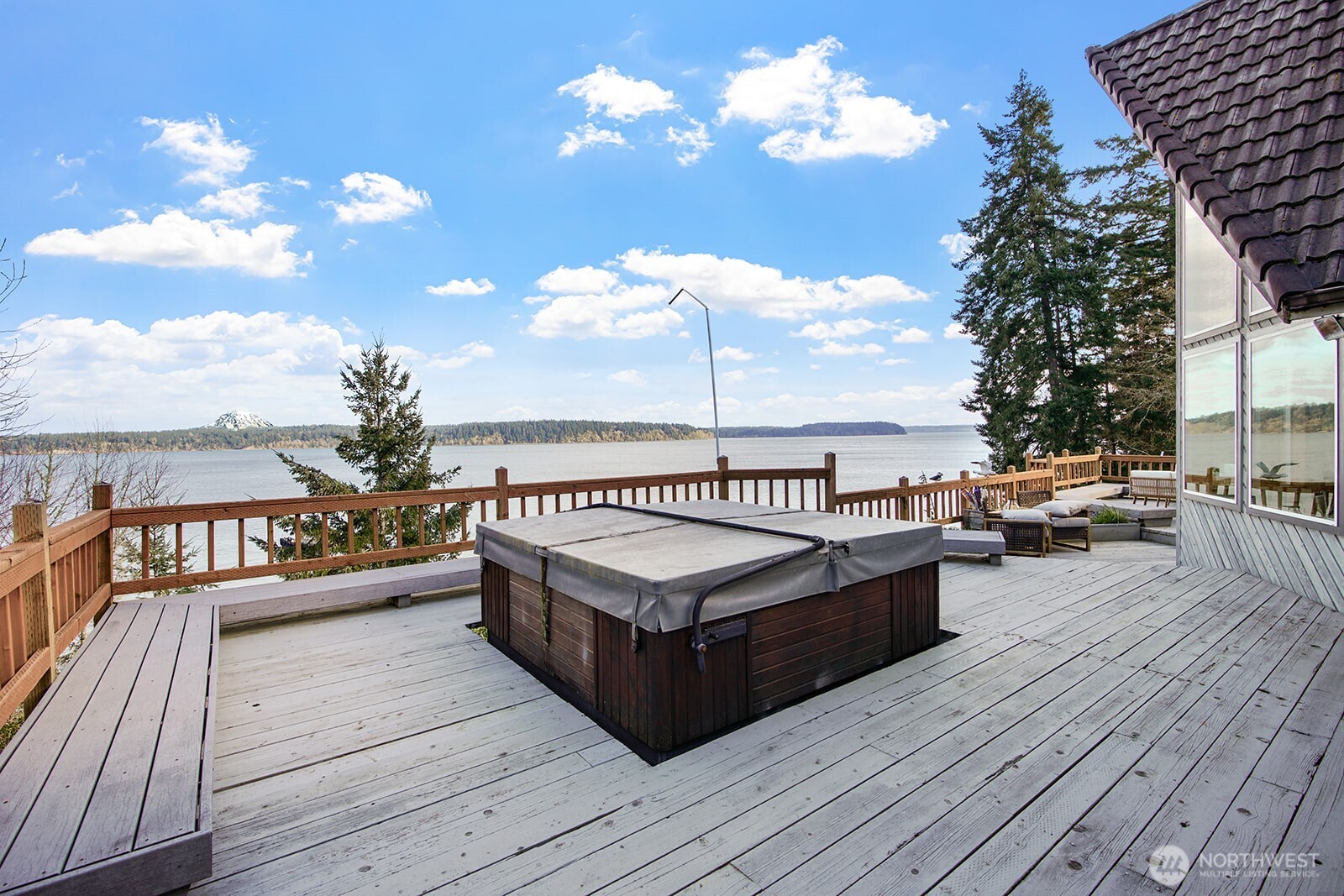 6819 Cliff Avenue SW, Longbranch, WA 98351