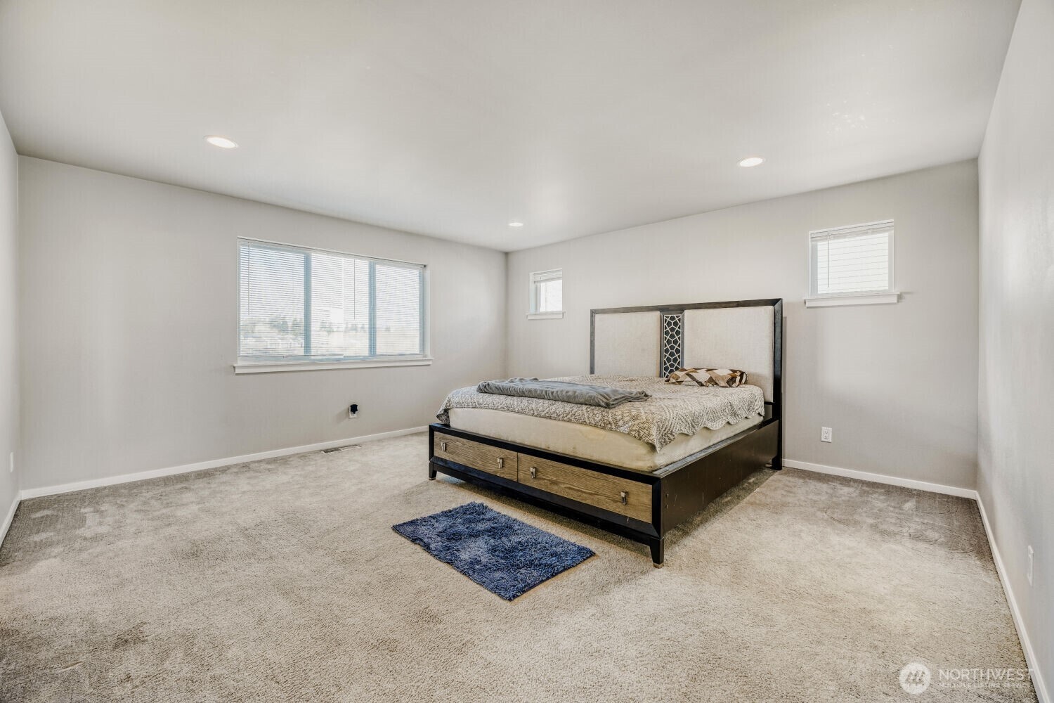 12482 SE 301st Place , Auburn, WA 98092-2045