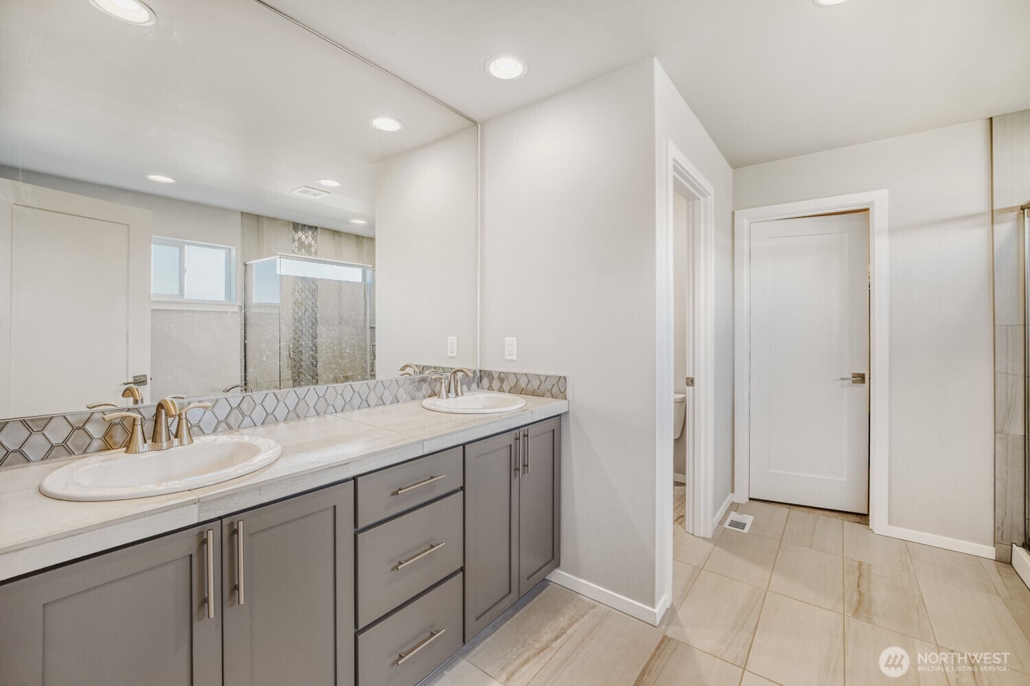 12482 SE 301st Place , Auburn, WA 98092-2045