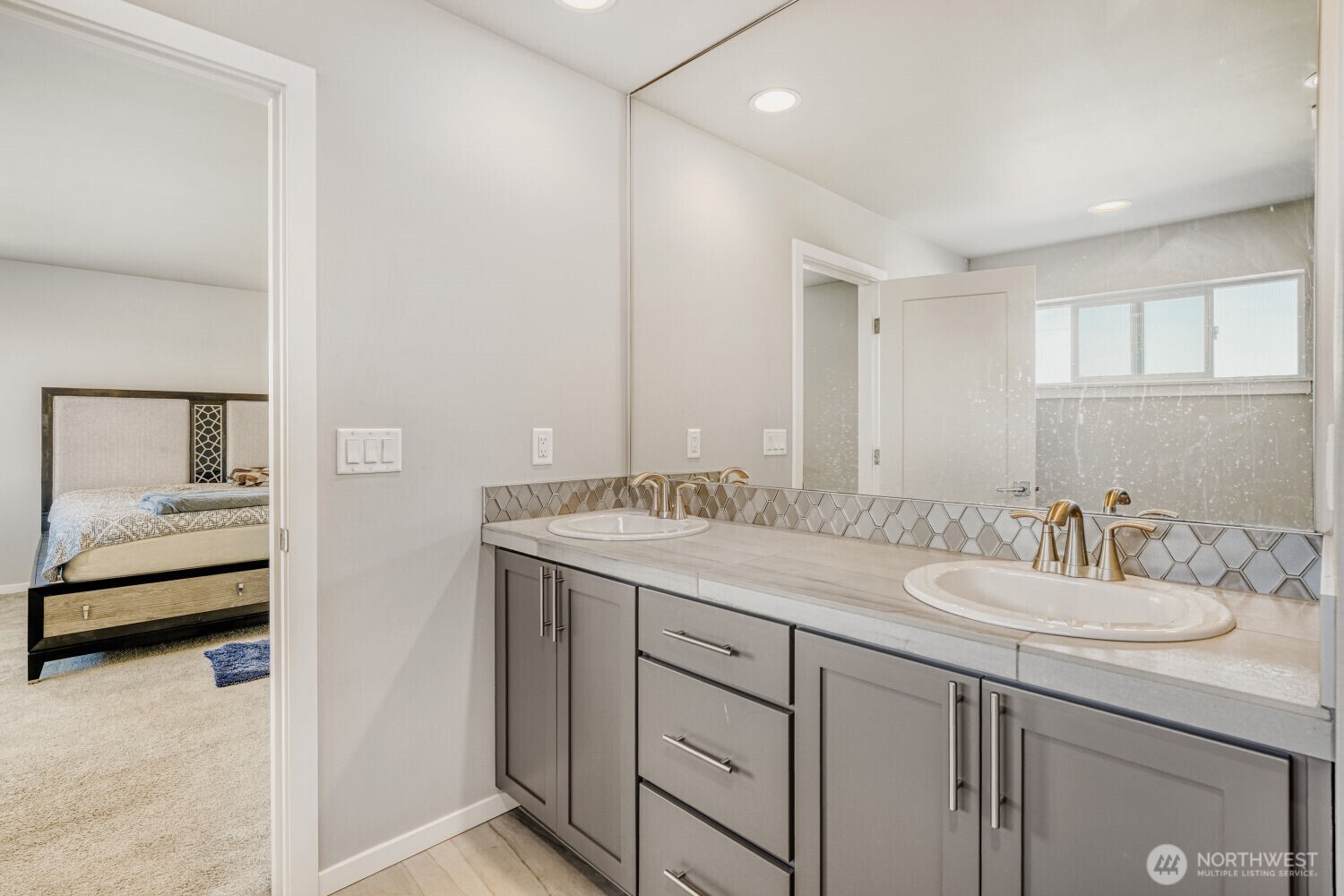 12482 SE 301st Place , Auburn, WA 98092-2045