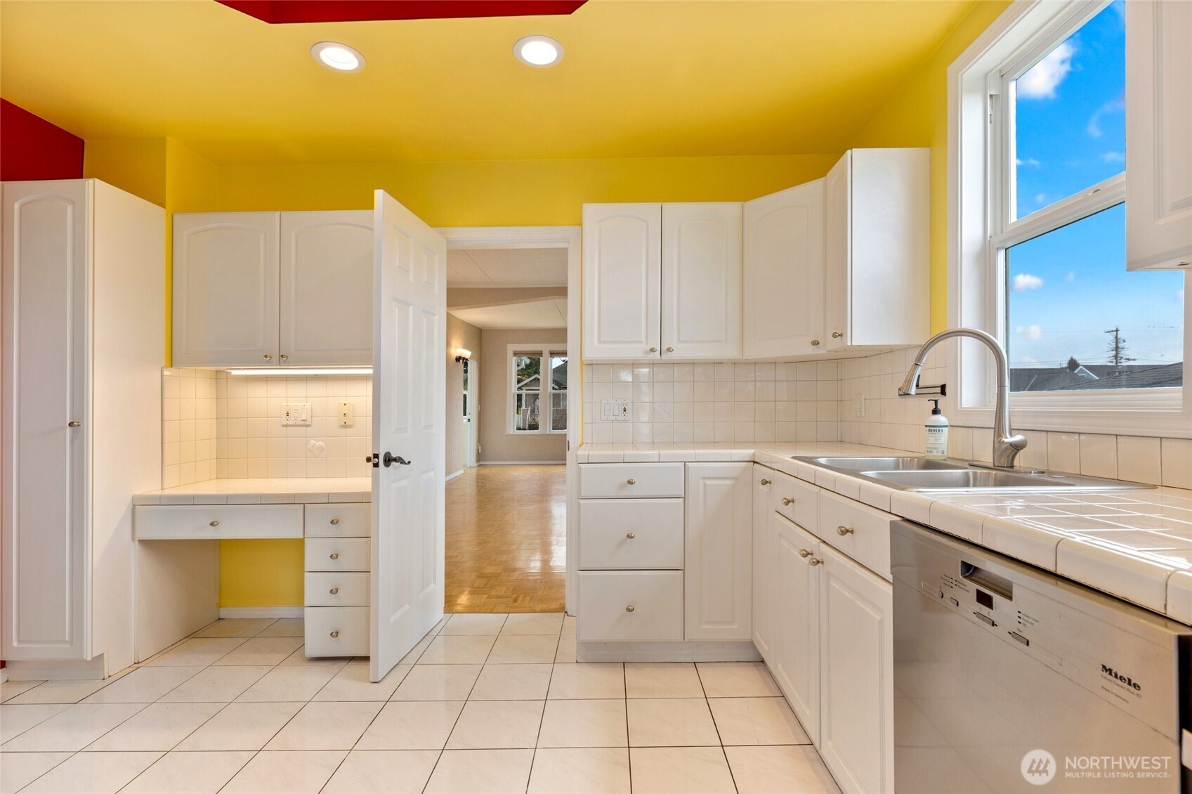 1022 Oakes Avenue , Everett, WA 98201-1544