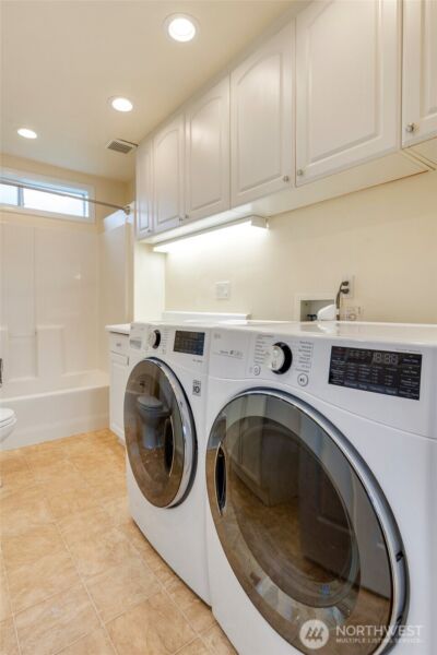 1022 Oakes Avenue , Everett, WA 98201-1544 - Photo 24