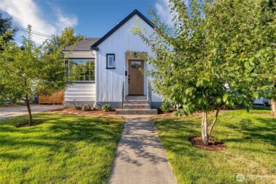 1028 University Street , Walla Walla, WA 99362 - Photo 2