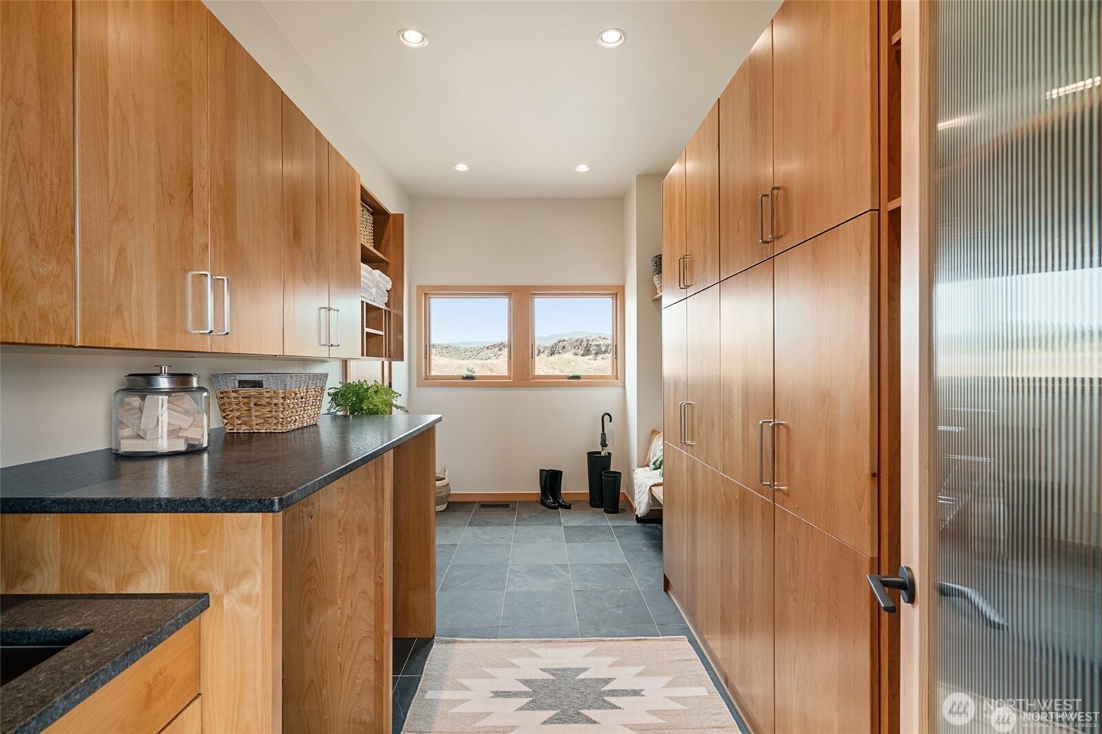 671 Ravens Home Lane , Malaga, WA 98828