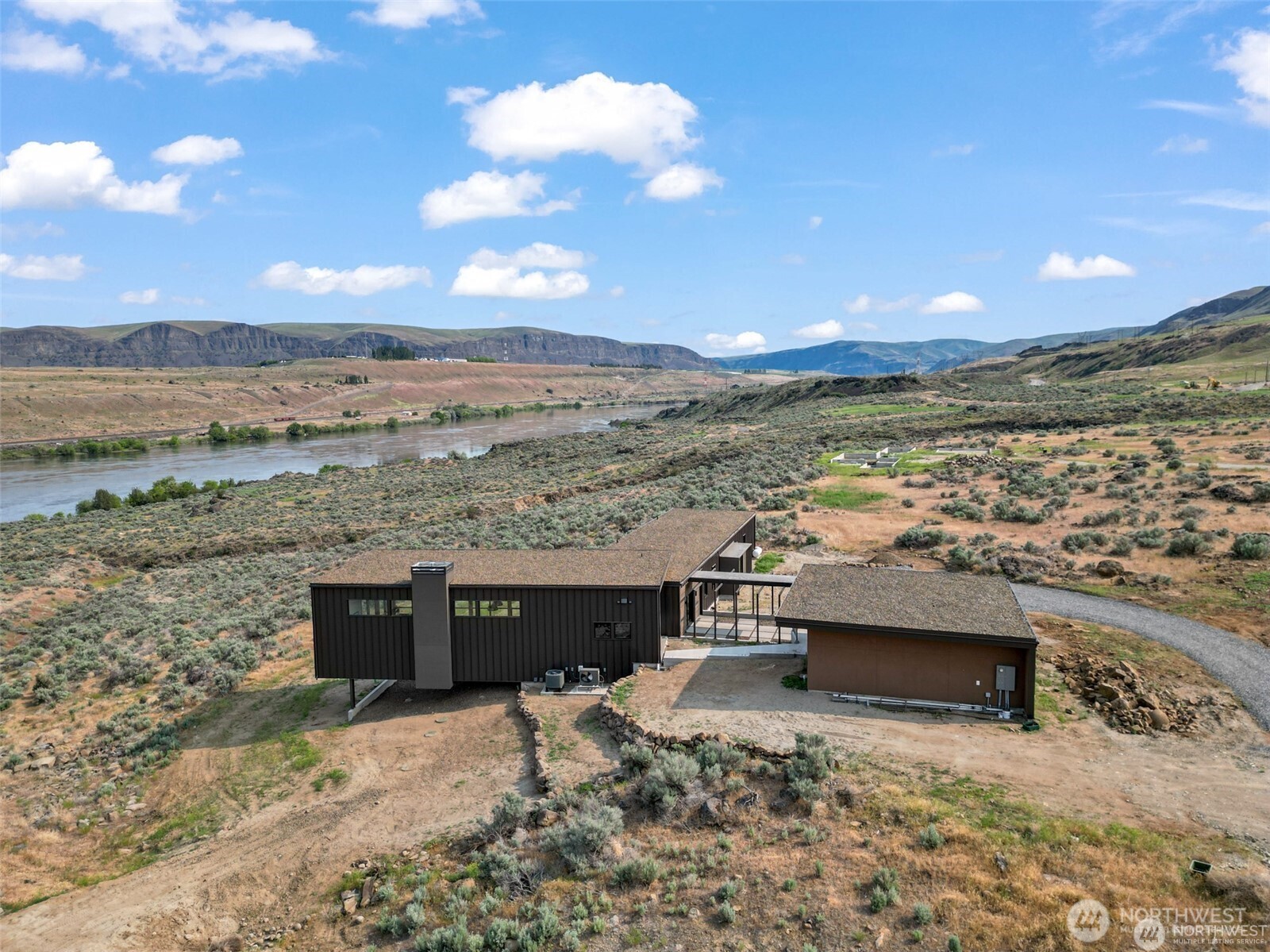 671 Ravens Home Lane , Malaga, WA 98828