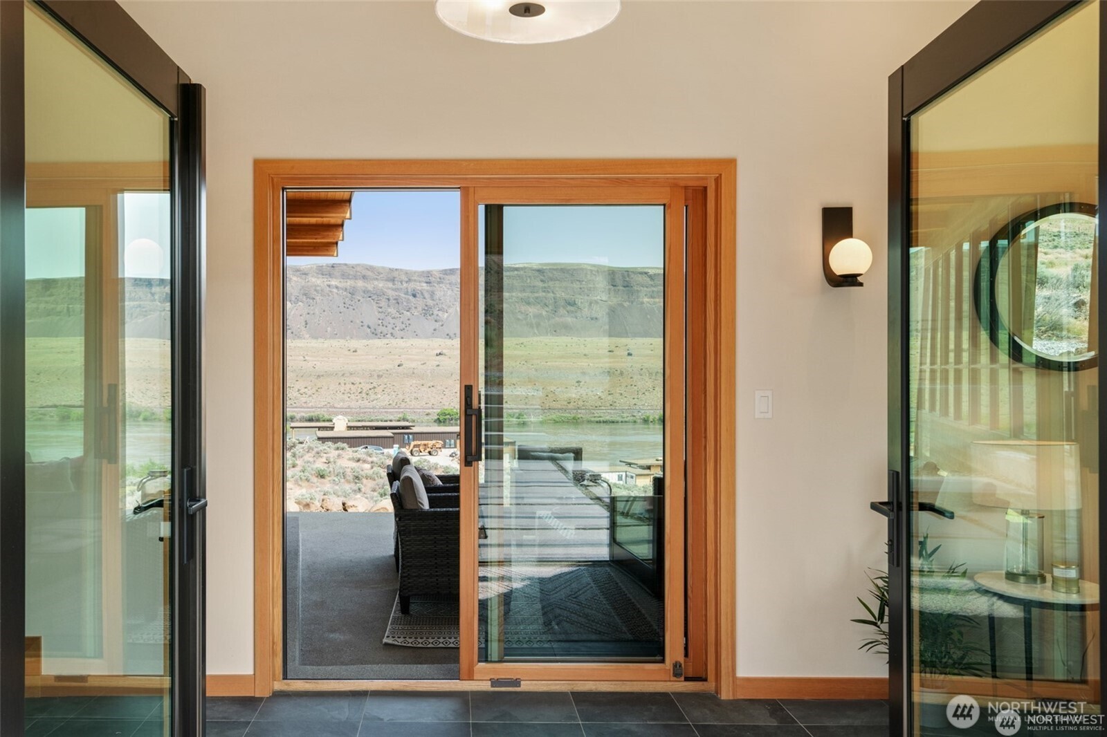 671 Ravens Home Lane , Malaga, WA 98828
