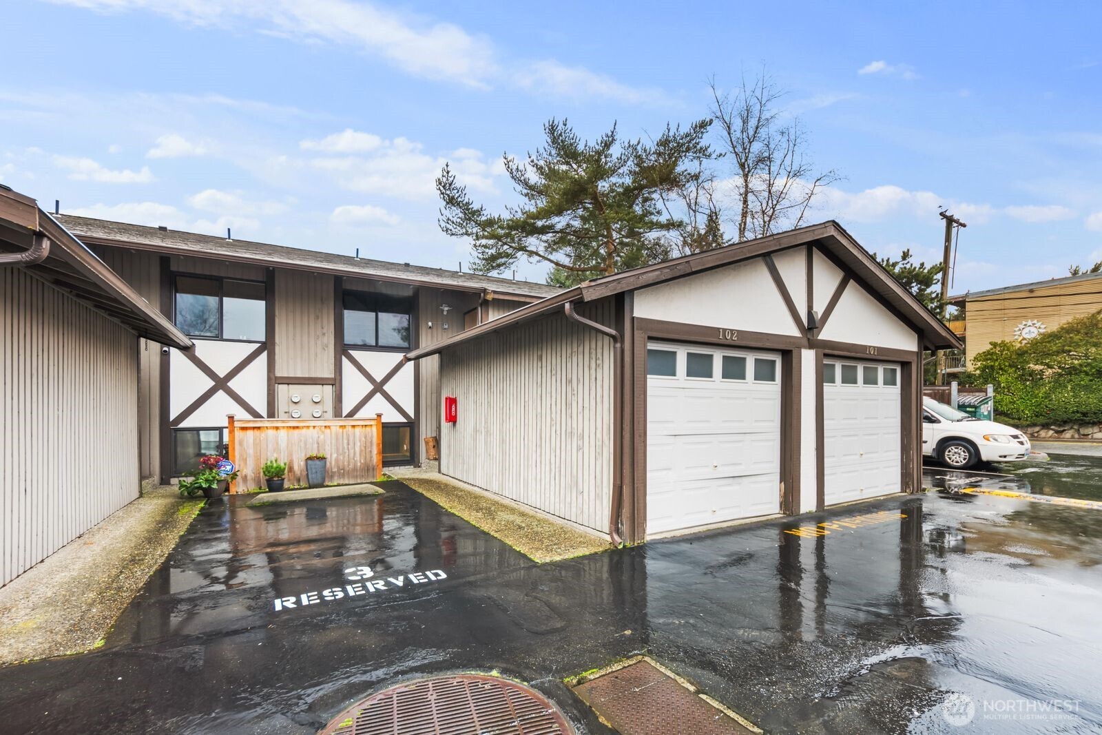 323 SW 112th Street #102, Seattle, WA 98146