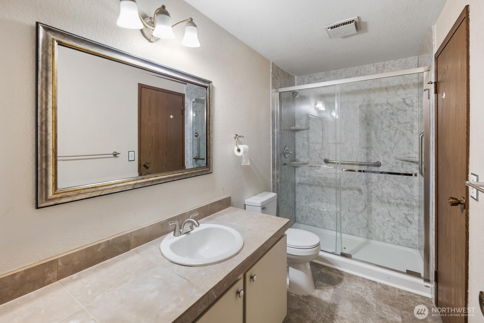 323 SW 112th Street #102, Seattle, WA 98146