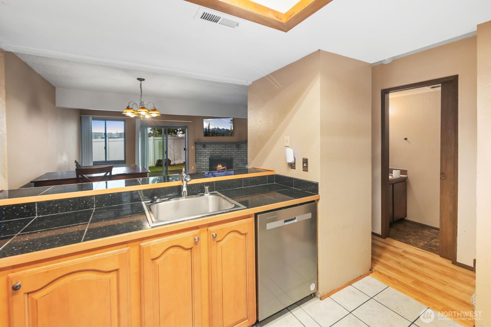 323 SW 112th Street #102, Seattle, WA 98146