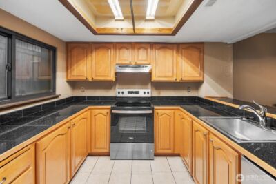 323 SW 112th Street #102, Seattle, WA 98146 - Photo 10