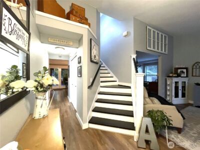 1203 25th Avenue SE, Puyallup, WA 98374 - Photo 2