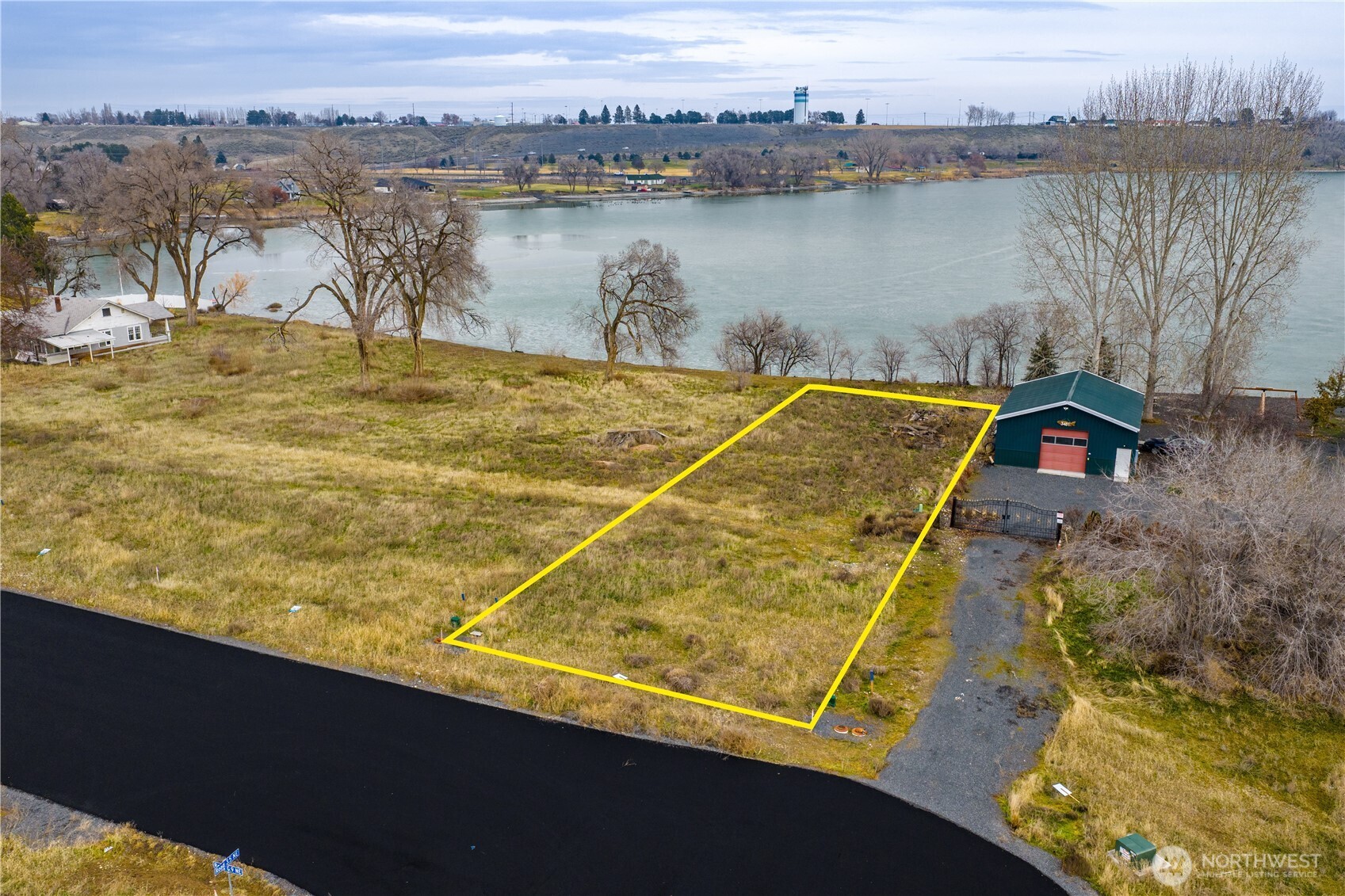 15 Valley Road NE #15, Moses Lake, WA 98837