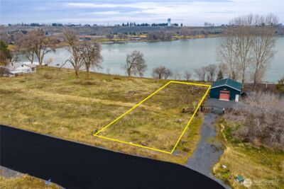 15 Valley Road NE #15, Moses Lake, WA 98837 - Photo 1